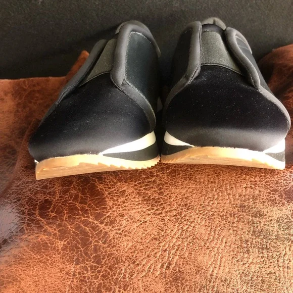 Embellished Karl Lagerfeld Black Slip-on Leather Sneakers Size 10M - Picture 6 of 10